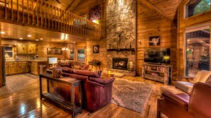 House, 3 Bedrooms | Living room