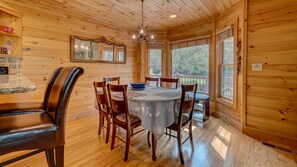 Casa, 3 habitaciones | Restaurantes