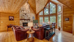 House, 3 Bedrooms | Living room