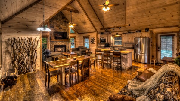 Talo, 3 makuuhuonetta | Ruokasali