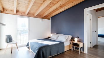 Căn hộ trung tâm thành phố | 2 phòng ngủ, bộ đồ giường cao cấp, chăn bông, màn/rèm cản sáng