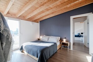 City Apartment | 2 bedrooms, premium bedding, down comforters, blackout drapes