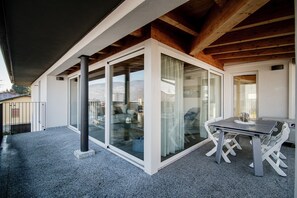 Exterior detail - MyHomeInComo -  White Attic (Lipomo)