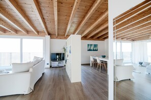 Living area - MyHomeInComo -  White Attic (Lipomo)