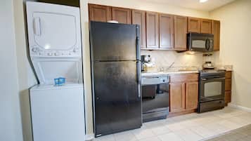 冰箱、微波炉、烤箱、炉灶