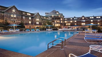 Indoor pool, outdoor pool
