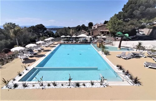 BUNGALOW, TERRACE, PANORAMIC VIEW