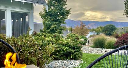 *Impeccable 3 bedrm cottage in sought-after "The Cottages" Osoyoos Lake & beach