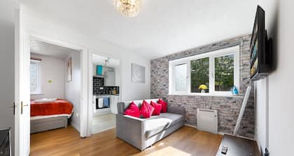 Stunning 1 Bedroom Apartment in Dagenham