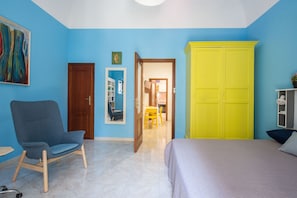 1 chambre, fer et planche à repasser, accès au Wi-Fi (inclus)