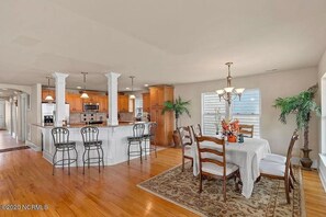 Dining area - 2nd Row Gem!!  4BR 4Bath with  bonus room!!! (carolina beach)