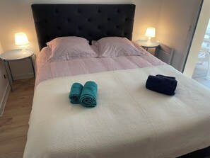 2 bedrooms, iron/ironing board, travel cot, free WiFi