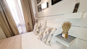 Standard Double Room - Hotel le 23 (Clichy)