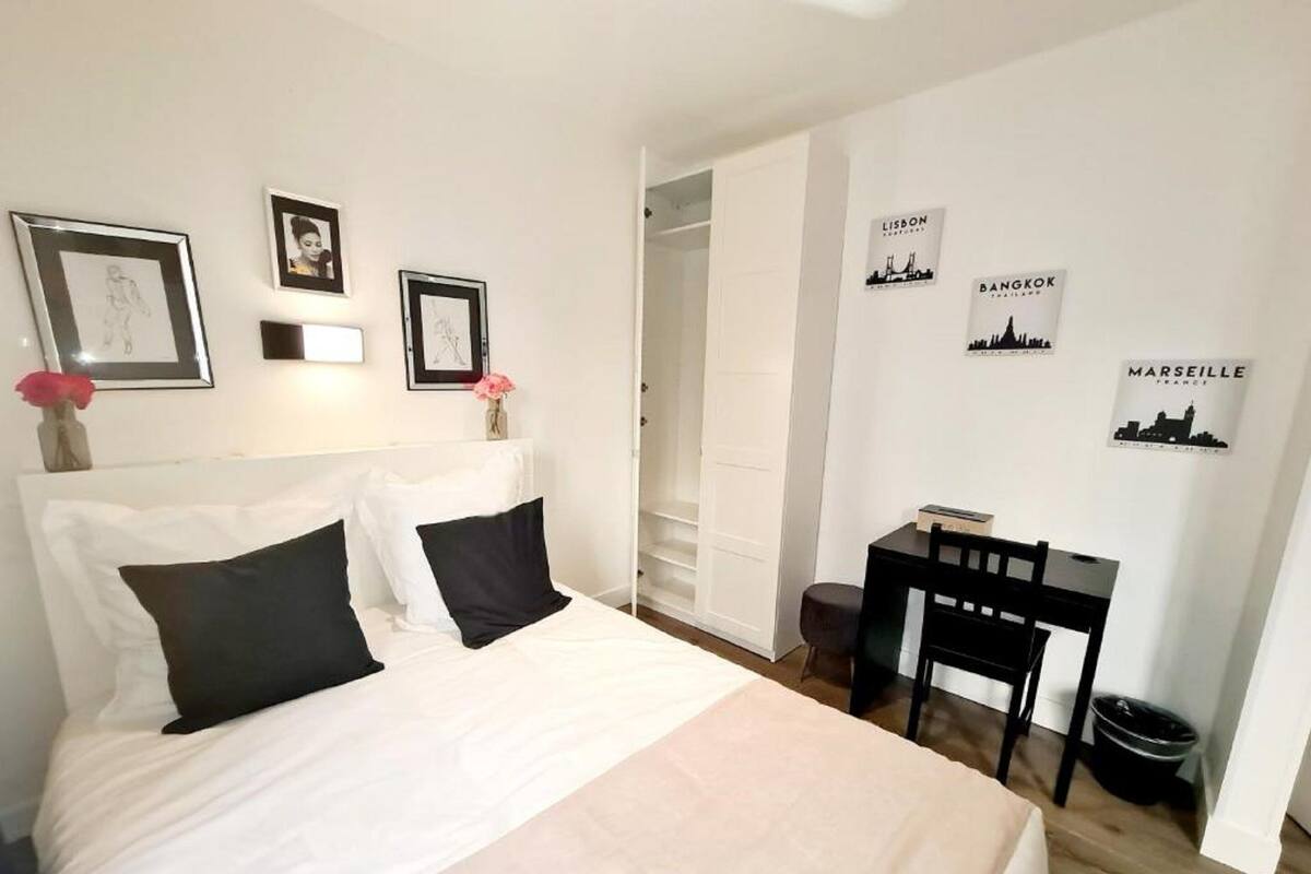 Desk, soundproofing, iron/ironing board (on request), free WiFi