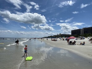 In Strandnähe, Liegestühle, Strandtücher