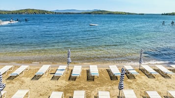 Beach nearby, sun loungers