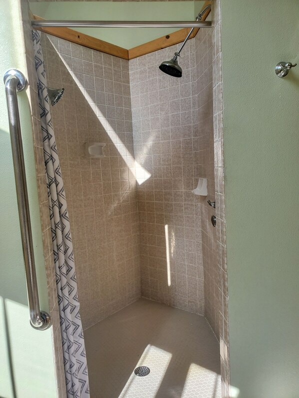 Bathroom - Beautiful secluded house located minutes from downtown Deadwood and Sturgis (Sturgis)