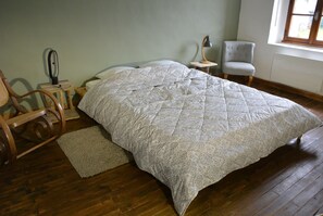 3 bedrooms, travel cot - Cosy house with garden just a few minutes from Lake Monteynard (Mayres-Savel)