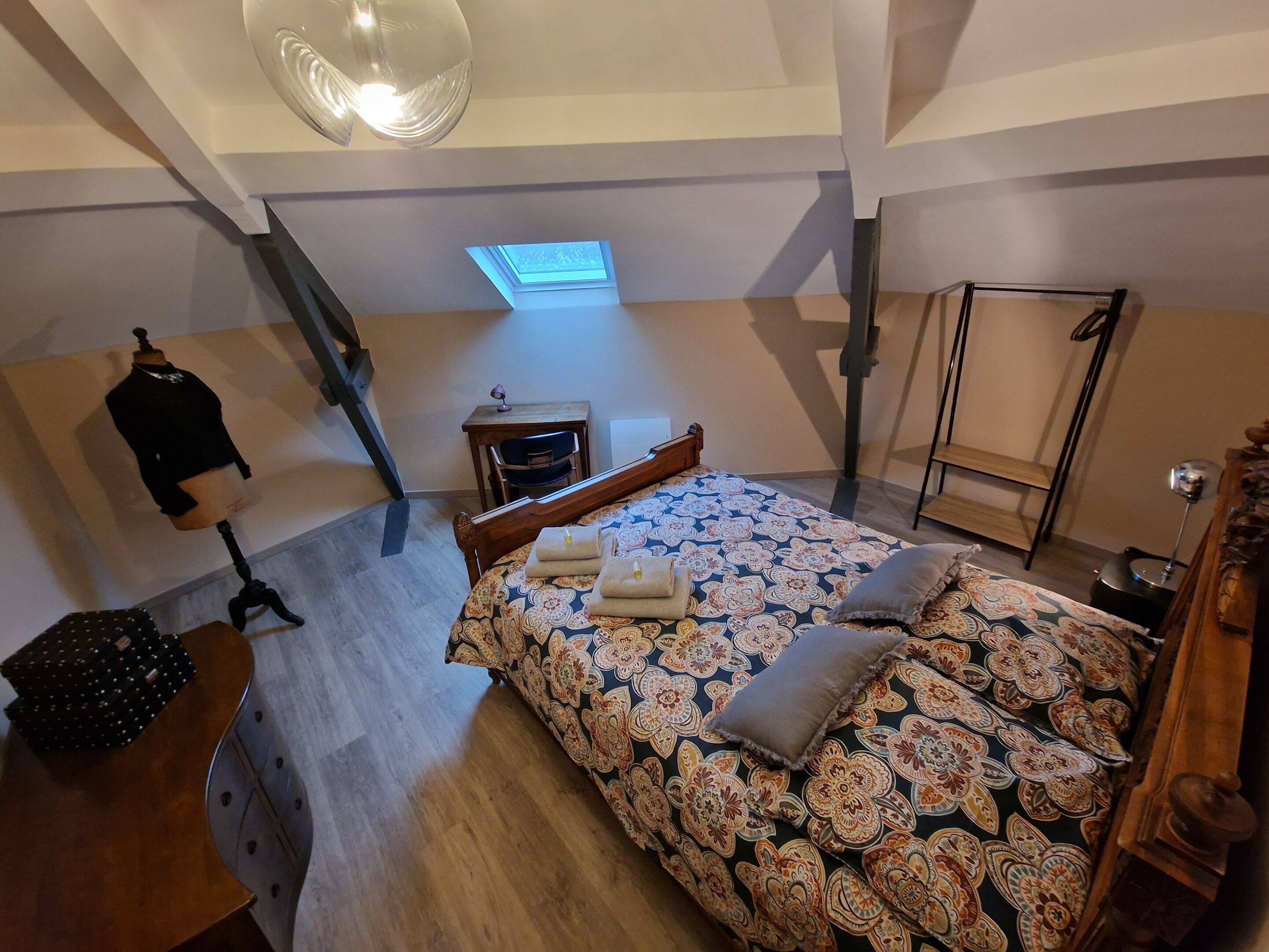3 dormitorios, escritorio, tabla de planchar con plancha y wifi gratis