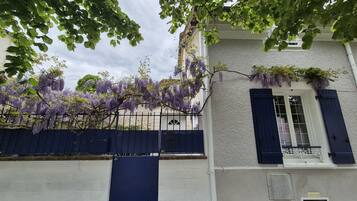 Enceinte de lâhĂ©bergement