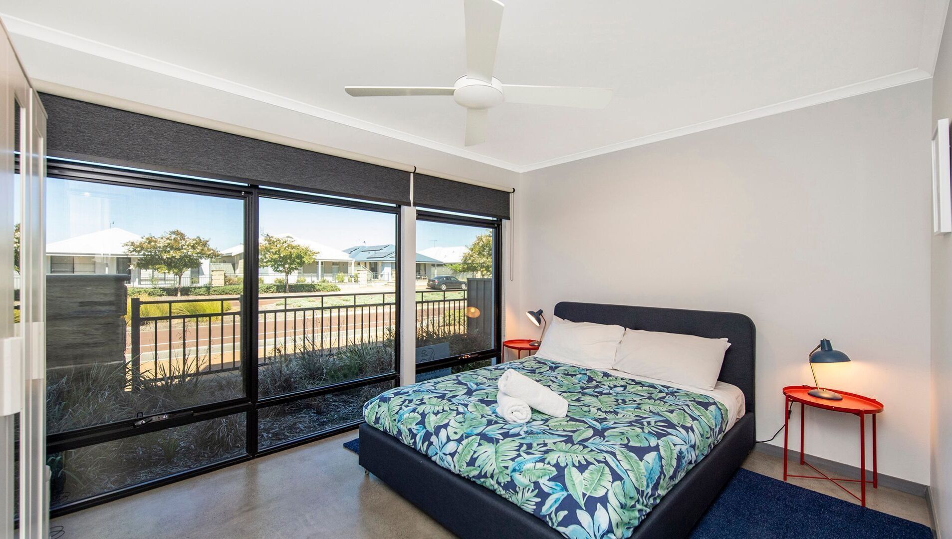 3 bedrooms, iron/ironing board, bed sheets