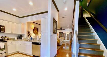 West End Townhouse steps from Main St & Falls Park, Shopping, Dining, Stadium