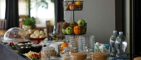 Frukostbuffé varje dag (EUR 15 per person)
