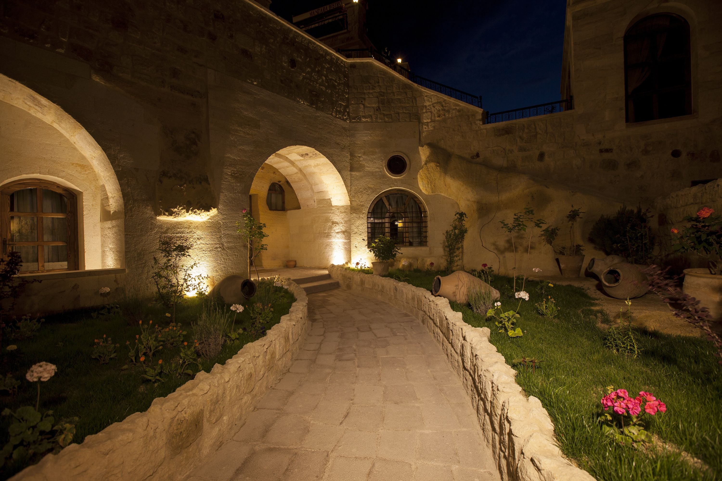 royal cave & pool suite | terrace/patio