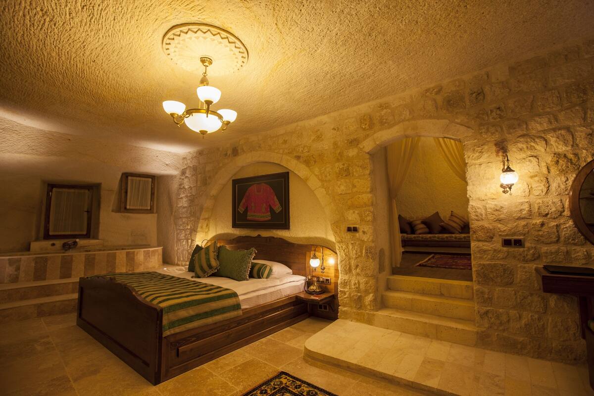 Glorious Cave Suite | 고급 침구, 미니바, 객실 내 금고, 책상
