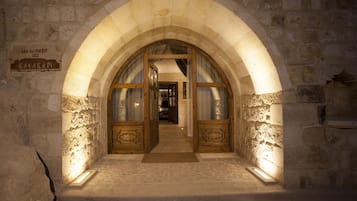 Majestic Cave Suite | Terrass/Patio