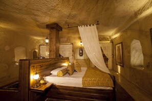 Ropa de cama de alta calidad y minibar 