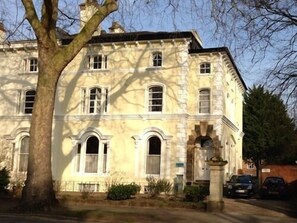 Exterior - Kingsmuir Hotel (Cheltenham)