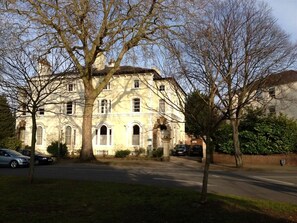 View from property - Kingsmuir Hotel (Cheltenham)