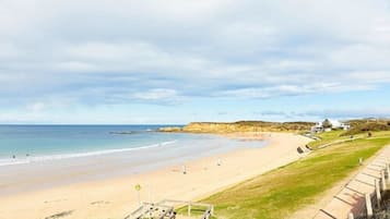 Sulla spiaggia, sabbia bianca
