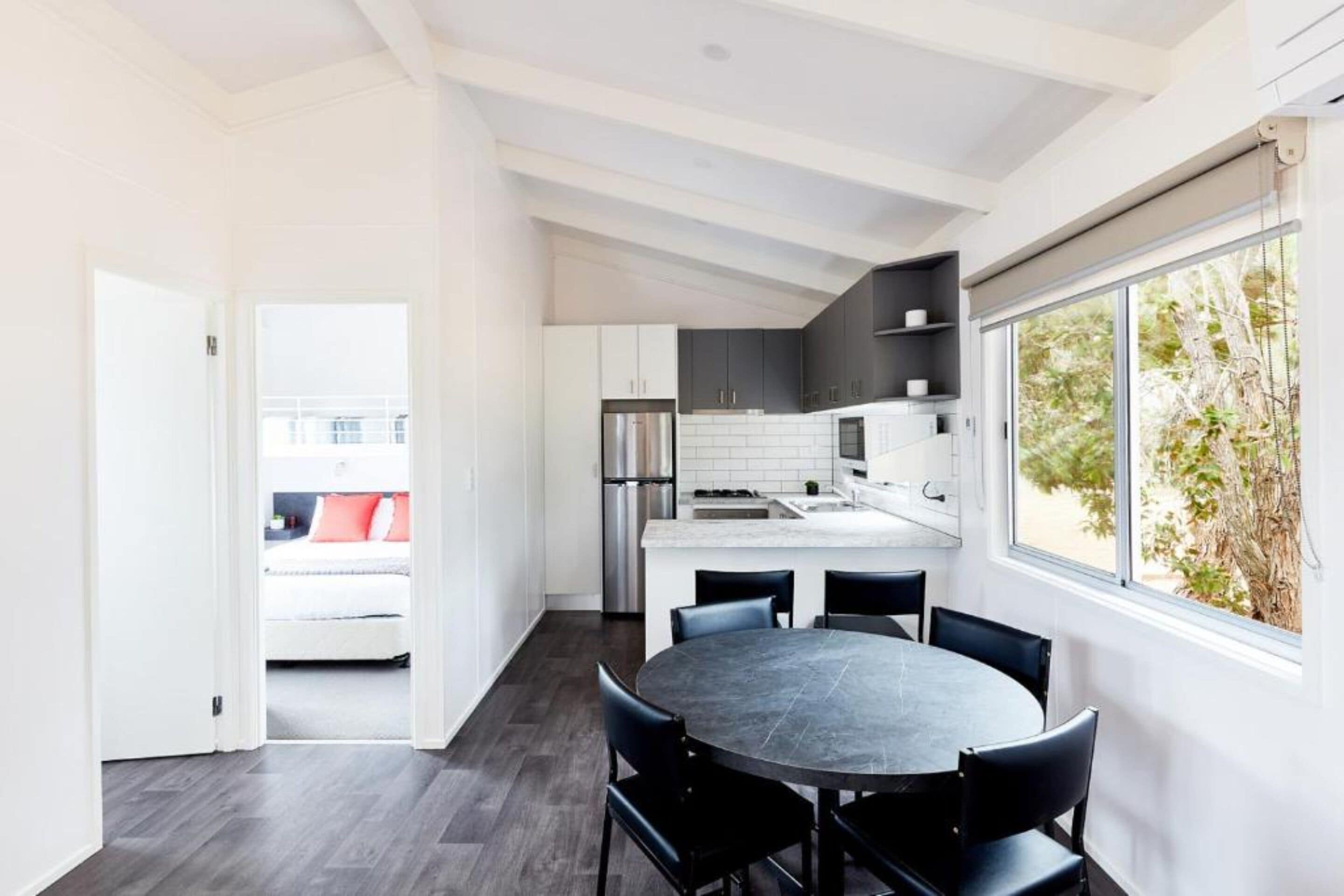 Holiday Cabin Sleeps 6