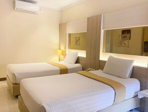 Junior Twin Room - Kertanegara Premium Guest House (Malang)