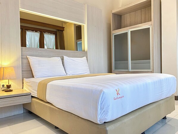 Standard Room (Queen)