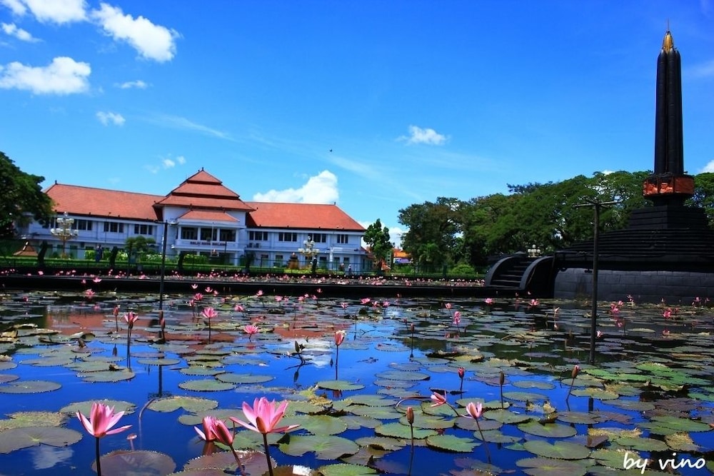Kertanegara Premium Guest House image