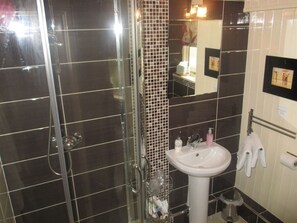 Chambre Double Supérieure, salle de bains attenante (MUNCASTER - King-sized) | Salle de bain