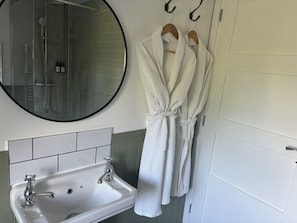 Departamento de lujo, baño en la habitación, vista al jardín (First Floor Apartment) | Baño