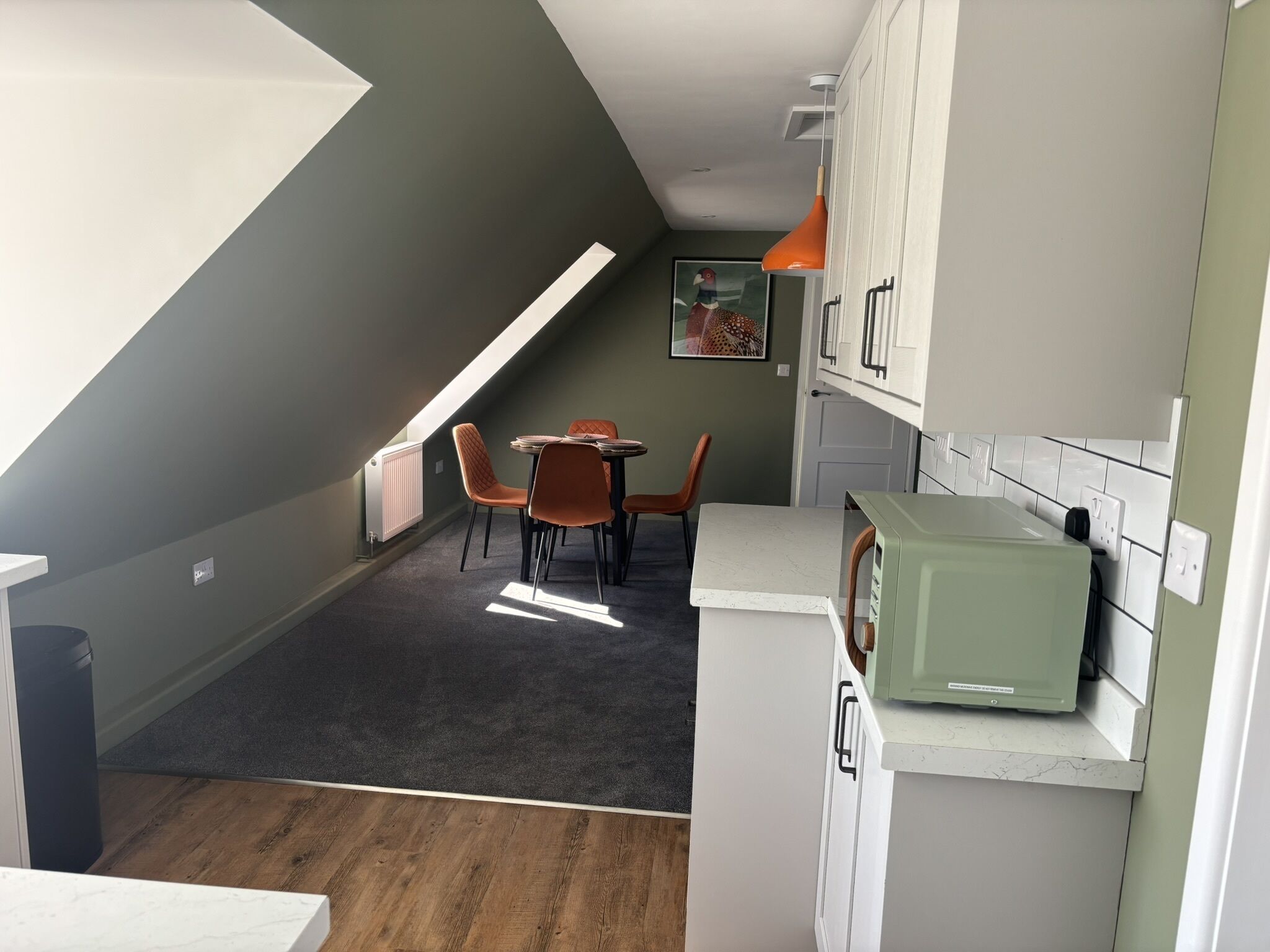 Luksusleilighet, eget bad, hageutsikt (First Floor Apartment) | Spiseområde