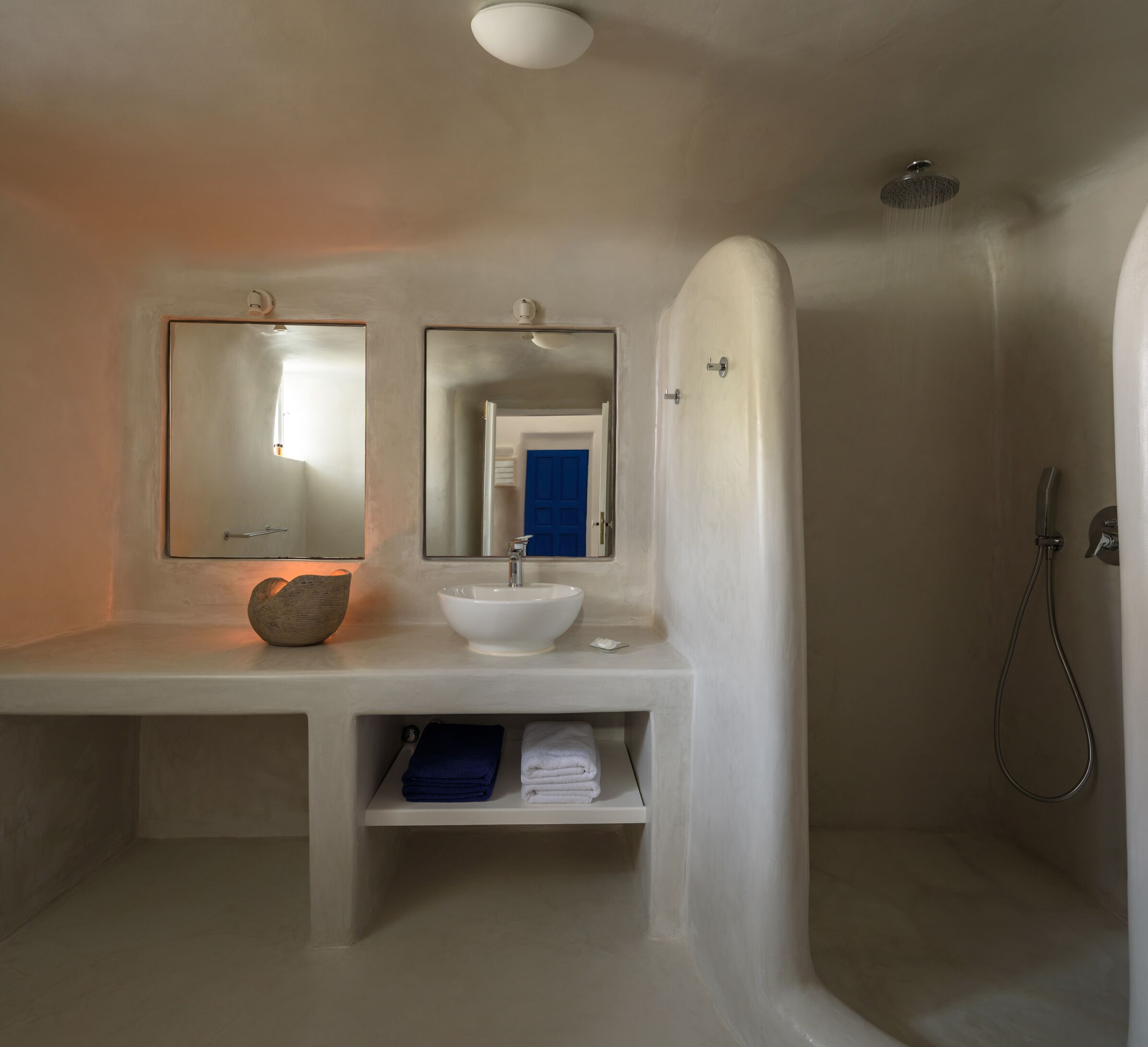 combined shower/bathtub, free toiletries, hair dryer, bathrobes