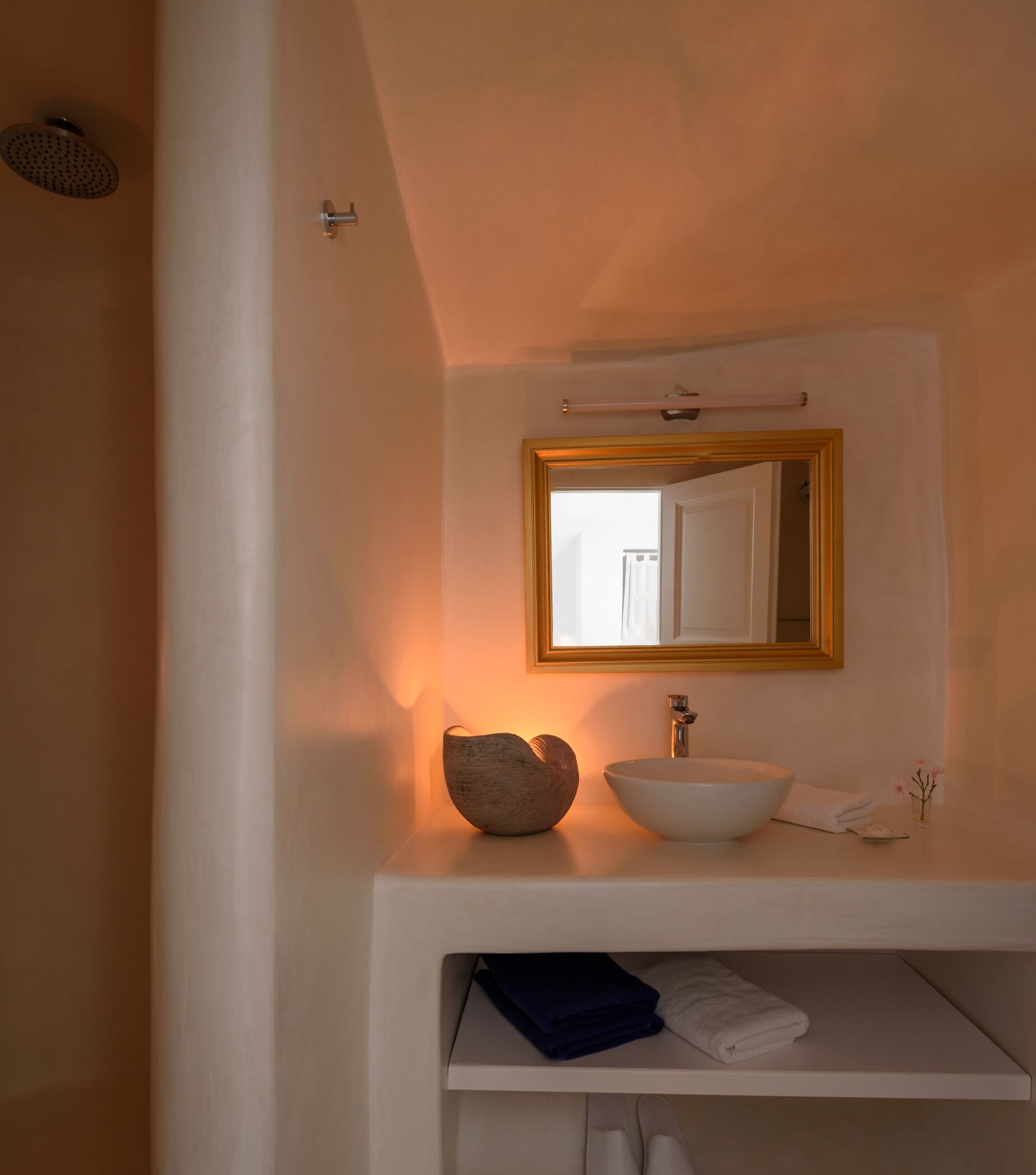 suite, 2 bedrooms (1-5 persons) | bathroom | combined shower/bathtub, free toiletries, hair dryer, bathrobes