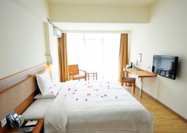 Deluxe Room, 1 Queen Bed