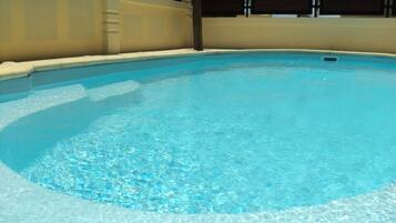 Kolam renang outdoor