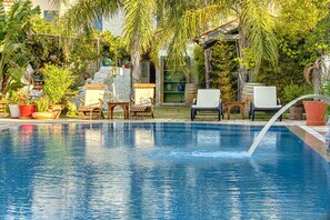 Seasonal outdoor pool - BeyEvi Alacati (Cesme)