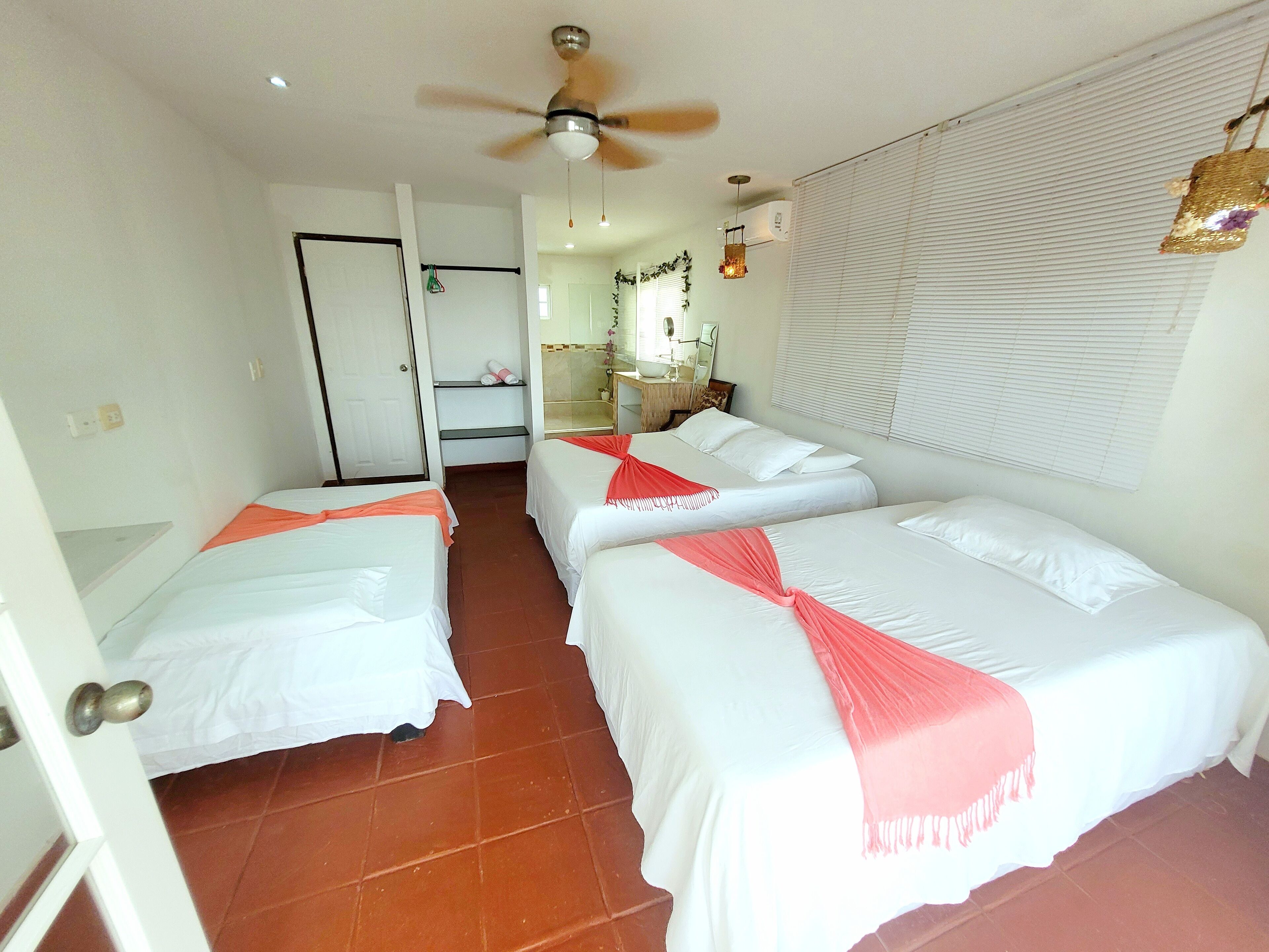 family apartment, 3 bedrooms, sea view | 1 bedroom, egyptian cotton sheets, down duvets, memory-foam beds