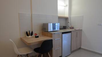 Fridge, microwave