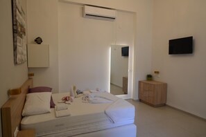 Blackout curtains, bed sheets - Loui Gardens (Haifa)