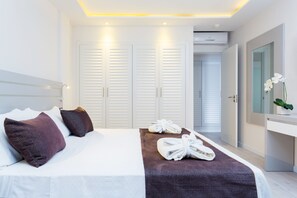 Luxury-Apartment, 3 Schlafzimmer, Whirlpool | Zimmersafe, Verdunkelungsvorhänge, Bügeleisen/Bügelbrett